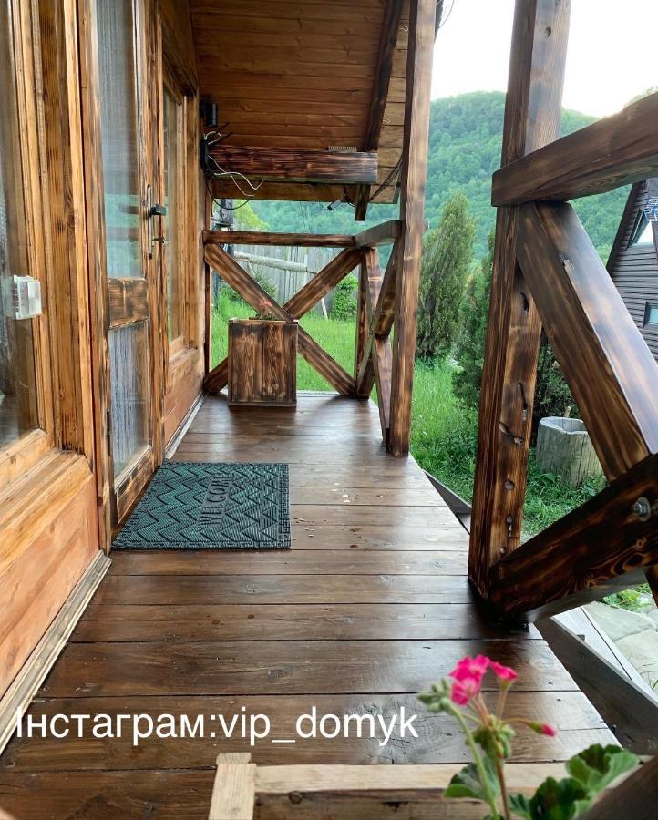 Vip-Domyk Rachiv Exteriör bild