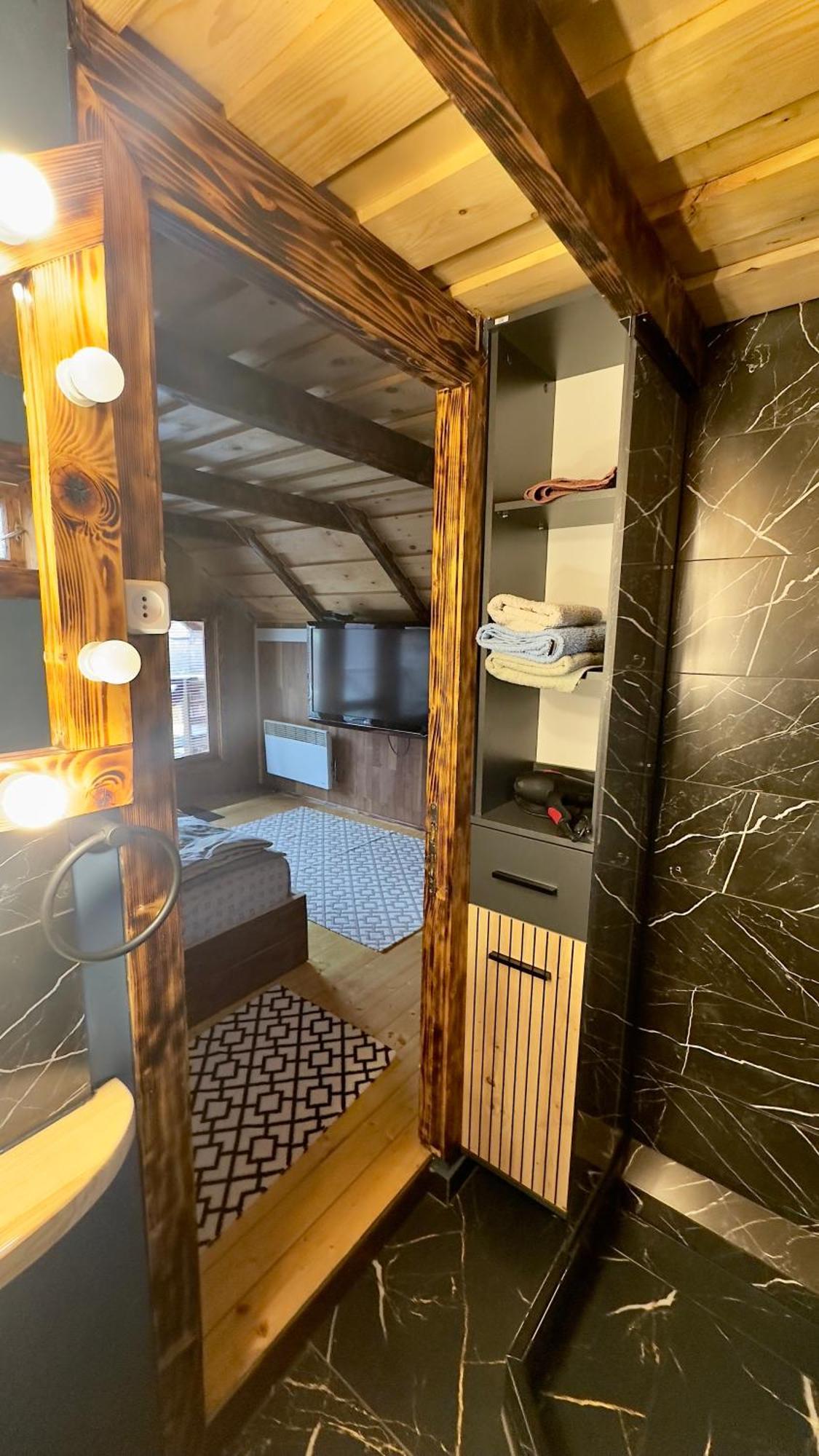 Vip-Domyk Rachiv Exteriör bild
